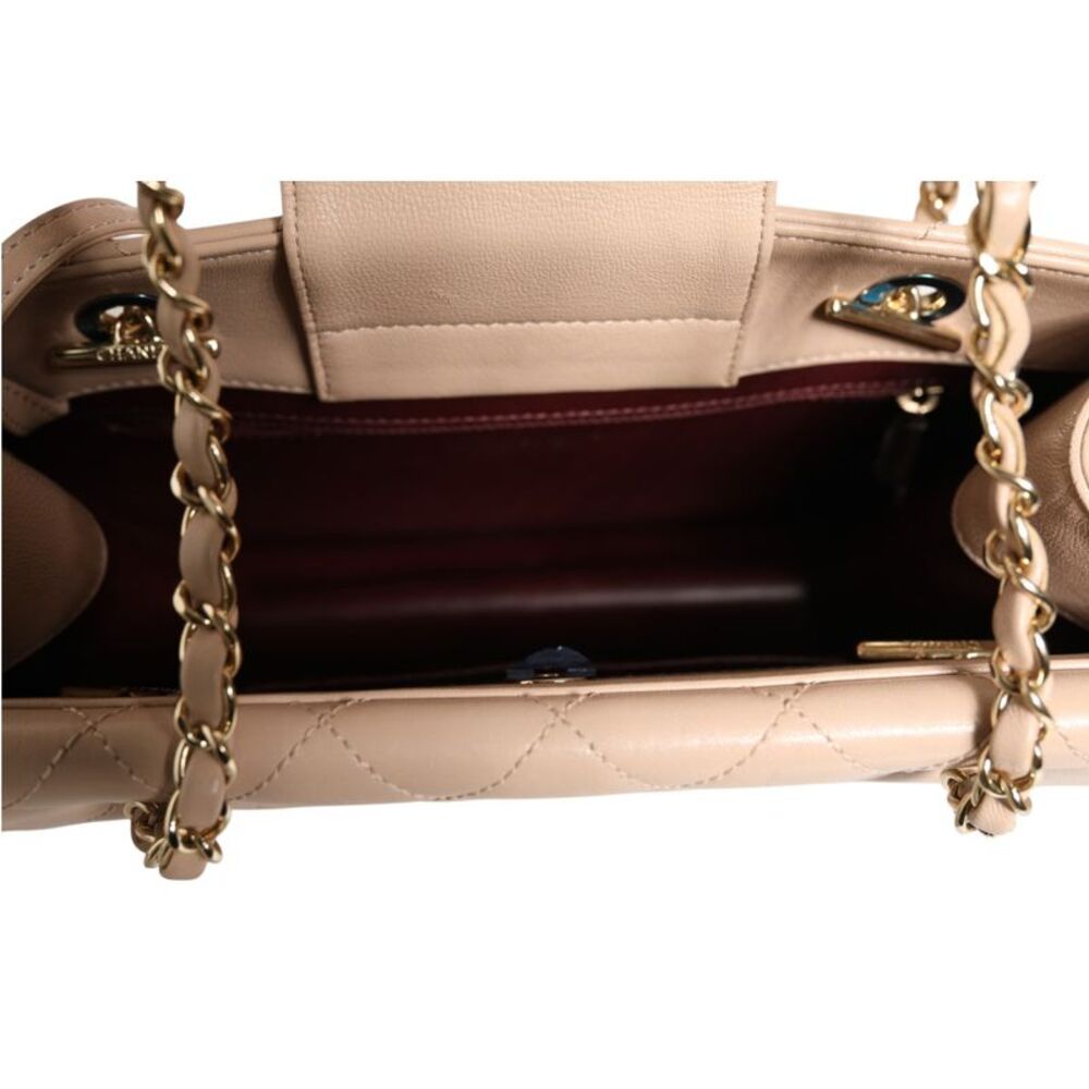 Chanel Quilted Leather Beauty Lock Flap Women's Bag - Picture 6 of 6